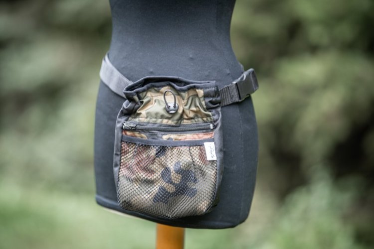 PAMLSKOVNÍK - HNĚDÝ MASKÁČ